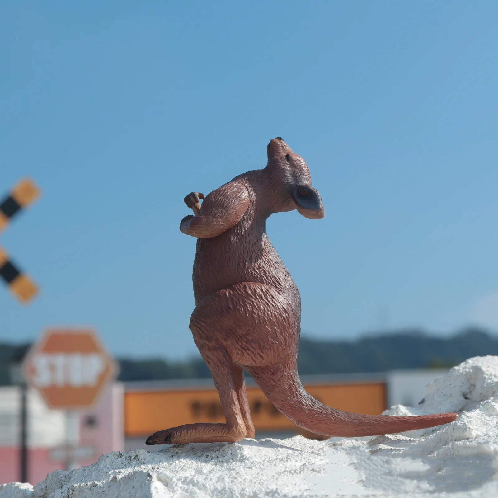 Tickling Kangaroo Figurine Small Animal Shake Hand Dance Model Collectibles Statue Cute Kangaroo Car Interior Display Cake Decor
Tickling Kangaroo Figurine Small Animal Shake Hand Dance Model Collectibles Statue Cute Kangaroo Car Interior Display Cake Decor