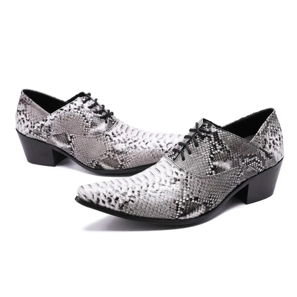 Остроносые мужские кожаные повседневные туфли со змеиным принтом на шнуровке
Остроносые мужские кожаные повседневные туфли со змеиным принтом на шнуровке