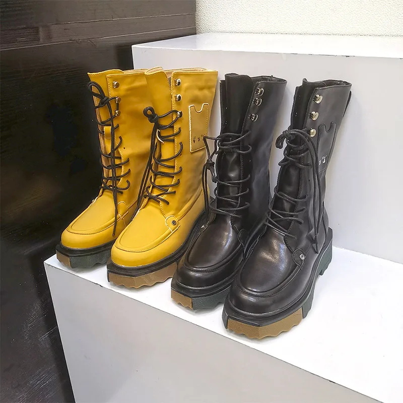Square Thick-Soled Middle-Barrel Boots For Women 2021 New Genuine Leather Strap British Style Fashion Punk Flat Platform 
Square Thick-Soled Middle-Barrel Boots For Women 2021 New Genuine Leather Strap British Style Fashion Punk Flat Platform