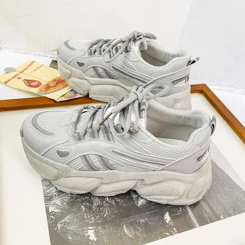 Весна 2021 Новинка Уличная Повседневная модная Нескользящая износостойкая спортивная обувь chunkg кроссовки для женщин обувь для женщин 
Весна 2021 Новинка Уличная Повседневная модная Нескользящая износостойкая спортивная обувь chunkg кроссовки для женщин обувь для женщин