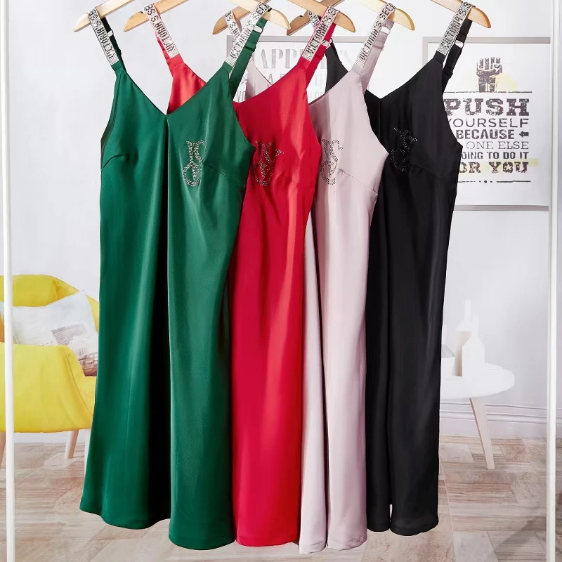 2021 Female Satin Nightgown Lady Sexy Spaghetti Strap Night Dress Women Nighties Sleeveless Sleepwear Nightwear Bridesmaid Dress
2021 Female Satin Nightgown Lady Sexy Spaghetti Strap Night Dress Women Nighties Sleeveless Sleepwear Nightwear Bridesmaid Dress