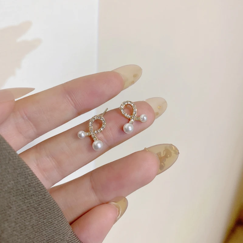 S925 needle Women Jewelry Geometric Earrings Popular Design High Quality Shiny Crystal Simulated Pearl Stud Earrings For Women
S925 needle Women Jewelry Geometric Earrings Popular Design High Quality Shiny Crystal Simulated Pearl Stud Earrings For Women