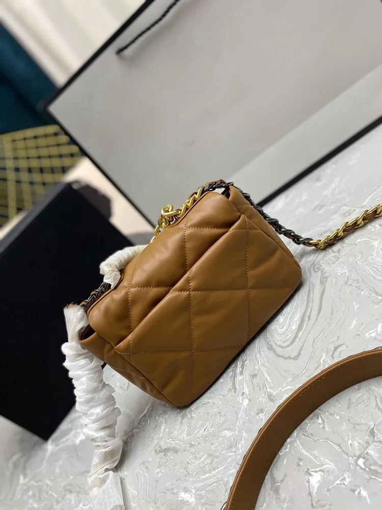 2021 new leather chain bag super big lady bag classic versatile multi-function shoulder bag 2116
2021 new leather chain bag super big lady bag classic versatile multi-function shoulder bag 2116