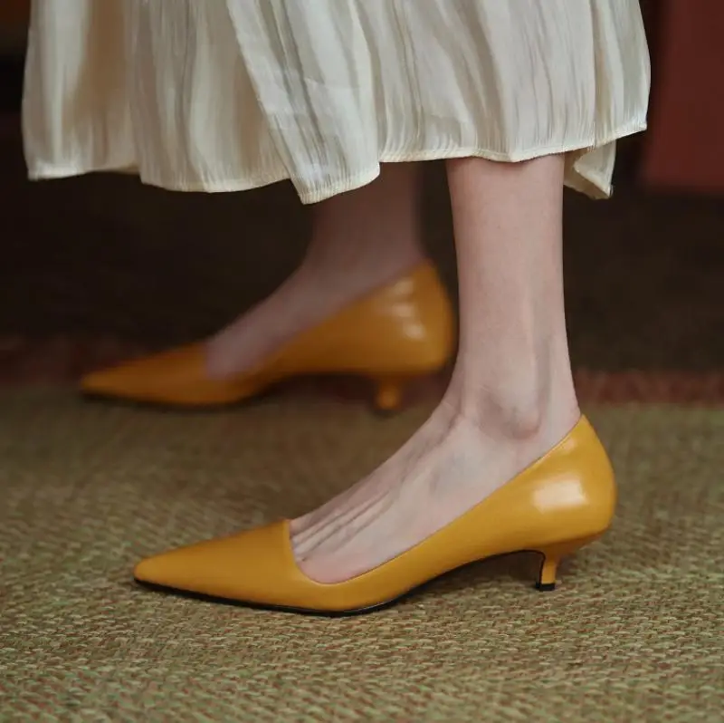 Low Heel Shoes for Women Summer 2021 Leather Slip-On Office Dress Shoes Pointed Toe Female Wedding Bridal Shoes Ladies Pumps
Low Heel Shoes for Women Summer 2021 Leather Slip-On Office Dress Shoes Pointed Toe Female Wedding Bridal Shoes Ladies Pumps