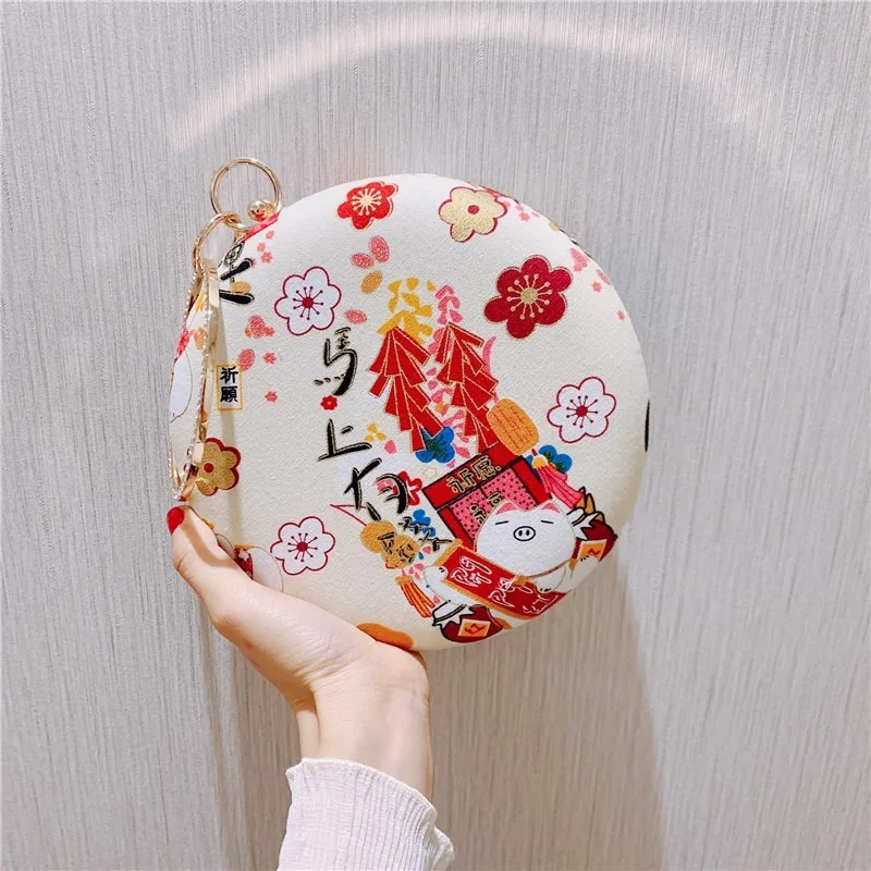 Women's Bag New Handbag Fashion Lucky Pig Festive Small round Bag Hanfu Women's Retro All-match
Women's Bag New Handbag Fashion Lucky Pig Festive Small round Bag Hanfu Women's Retro All-match
