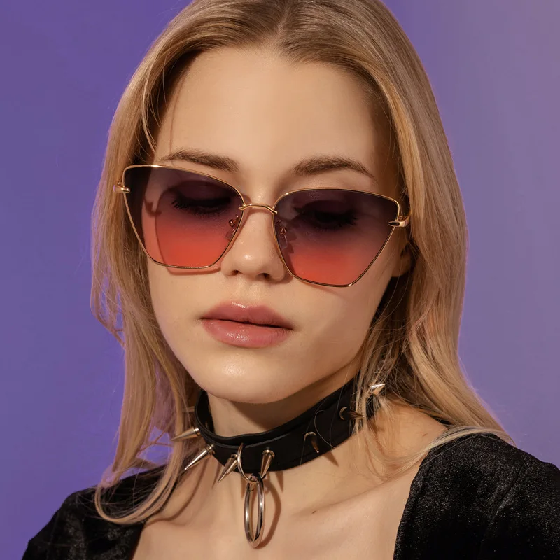 Fashion Vintage Metal Big Frame Cat's eye Glasses Frames For Women Sunglasses Luxury Designer Sun Glasses Men Tourism Eyewear
Fashion Vintage Metal Big Frame Cat's eye Glasses Frames For Women Sunglasses Luxury Designer Sun Glasses Men Tourism Eyewear