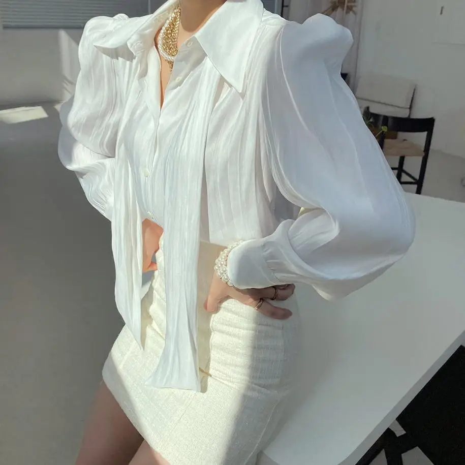 French Elegant Spring Blouse Women Bow Turn Down Collar Long Sleeve Casual Shiny Shirts Tops Single Breasted Streetwear M033
French Elegant Spring Blouse Women Bow Turn Down Collar Long Sleeve Casual Shiny Shirts Tops Single Breasted Streetwear M033