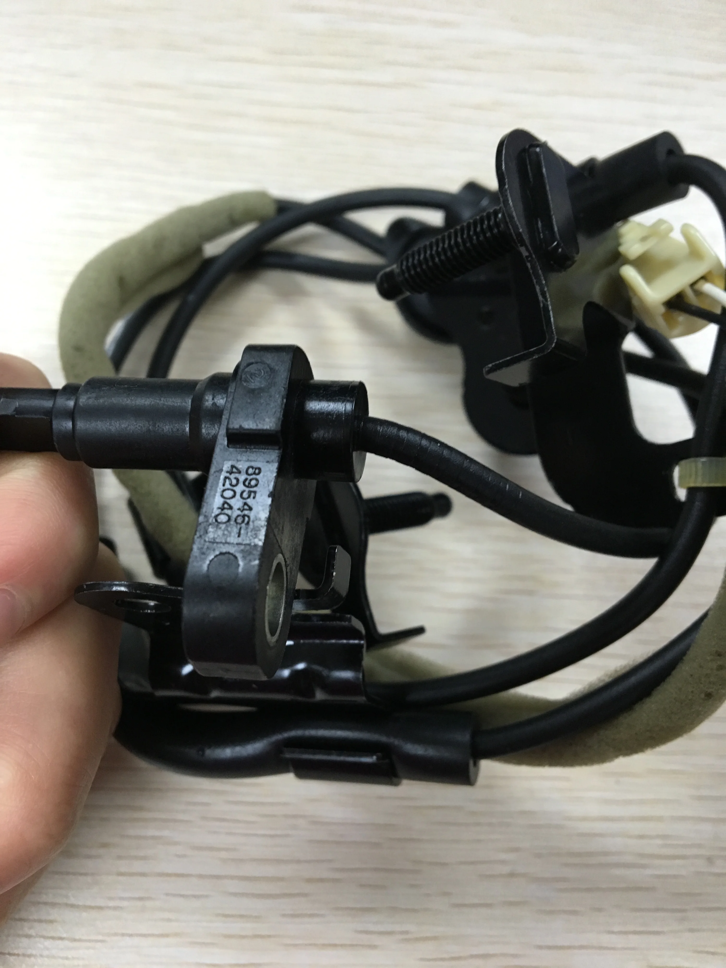 Подлинный Датчик ABS Датчик скорости колеса для Toyota RAV4 4WD ALS1262 89546-42040 89546 42040 8954642040
Подлинный Датчик ABS Датчик скорости колеса для Toyota RAV4 4WD ALS1262 89546-42040 89546 42040 8954642040