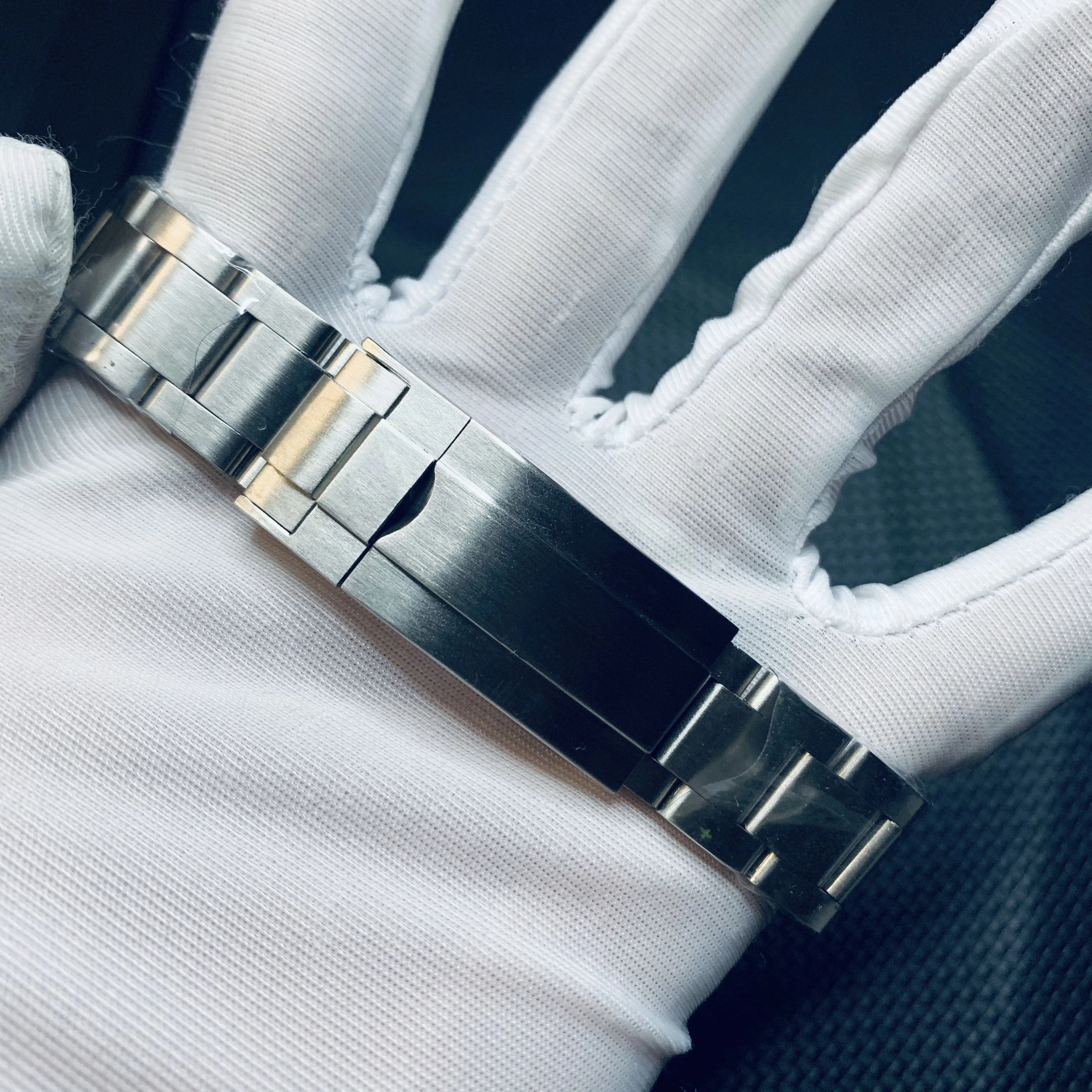 Wholesale high quality ceramic bezel sapphire glass watch men sliding smooth second-hand stainless steel automatic movement
Wholesale high quality ceramic bezel sapphire glass watch men sliding smooth second-hand stainless steel automatic movement