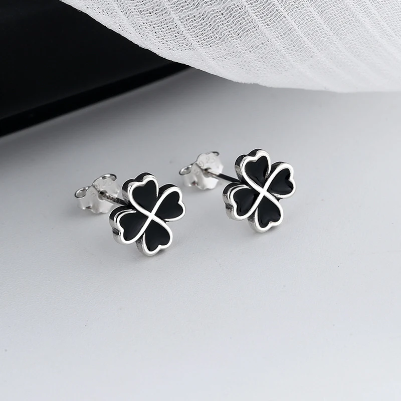 new Japanese and Korean heart-shaped four-leaf clover women's earrings Personality trend temperament ladies earrings wholesale
new Japanese and Korean heart-shaped four-leaf clover women's earrings Personality trend temperament ladies earrings wholesale
