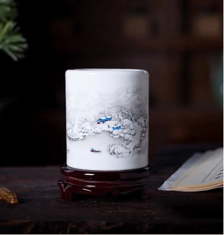 Chinese Jingdezhen Ceramic Pen Holder Teacher's Day Gift Office Desktop Furnishings Crafts Study Room Table Ornaments Decoration
Chinese Jingdezhen Ceramic Pen Holder Teacher's Day Gift Office Desktop Furnishings Crafts Study Room Table Ornaments Decoration