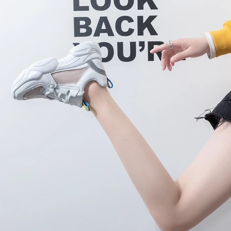 New Summer Women Shoes White Sneakers Fashion Trend Hollow Female Shoe Light Vulcanize Chunky Sneakers Zapatos De Mujer Zapatos
New Summer Women Shoes White Sneakers Fashion Trend Hollow Female Shoe Light Vulcanize Chunky Sneakers Zapatos De Mujer Zapatos