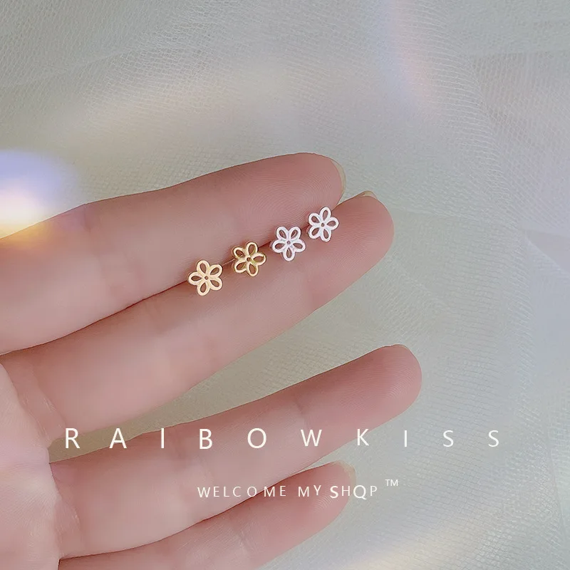 Exquisite And Simple Flower Earrings Mini Design Small Flower Earrings New Products In 2021
Exquisite And Simple Flower Earrings Mini Design Small Flower Earrings New Products In 2021