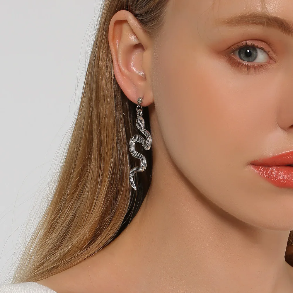 Vintage Spiritual Earring Exaggerated Snake for Women Boho Retro Metal Earrings Bohemian Luxury Alloy Earrings Accessories 2021
Vintage Spiritual Earring Exaggerated Snake for Women Boho Retro Metal Earrings Bohemian Luxury Alloy Earrings Accessories 2021