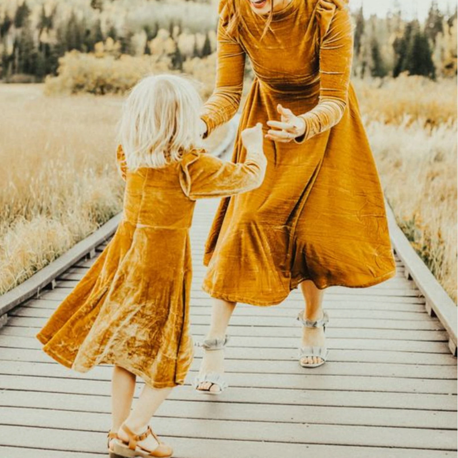 2020 Winter Mother And Daughter Corduroy Dresses Family Matching Fall Clothes Outfits Wedding Party Mom Kids Christmas Clothing
2020 Winter Mother And Daughter Corduroy Dresses Family Matching Fall Clothes Outfits Wedding Party Mom Kids Christmas Clothing