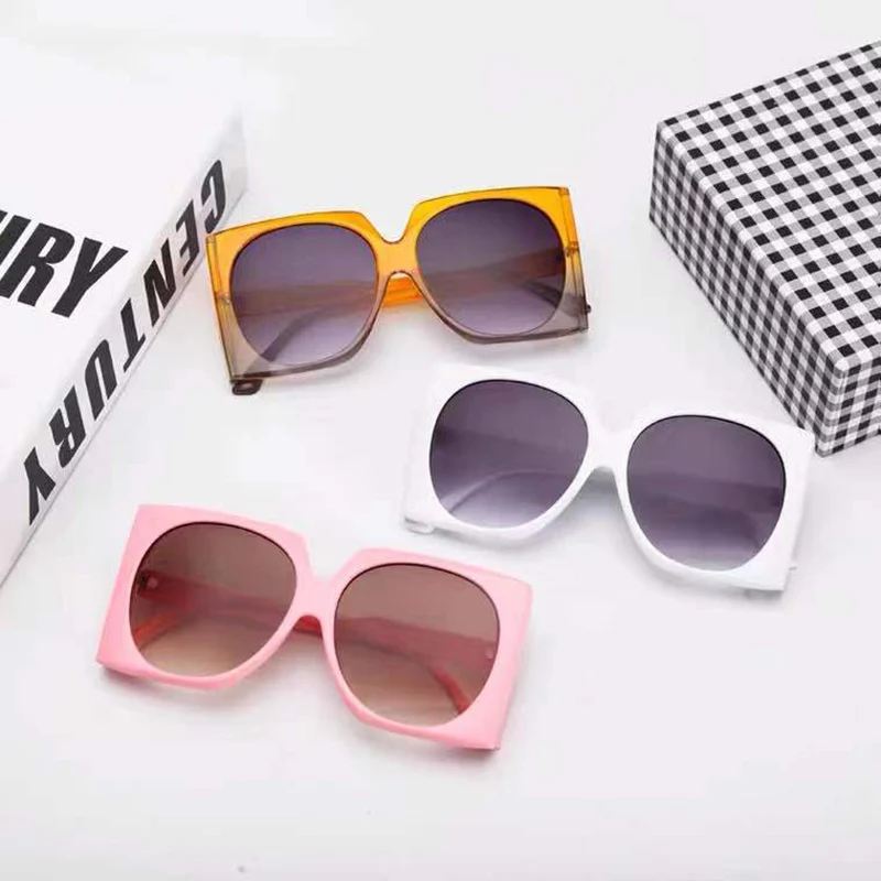 Fashion Big Glasses Vintage Woman Thick Edges Square Sunglasses Metal Hinge Black Lenses Luxury Designer Men Driving Eyeglasses
Fashion Big Glasses Vintage Woman Thick Edges Square Sunglasses Metal Hinge Black Lenses Luxury Designer Men Driving Eyeglasses