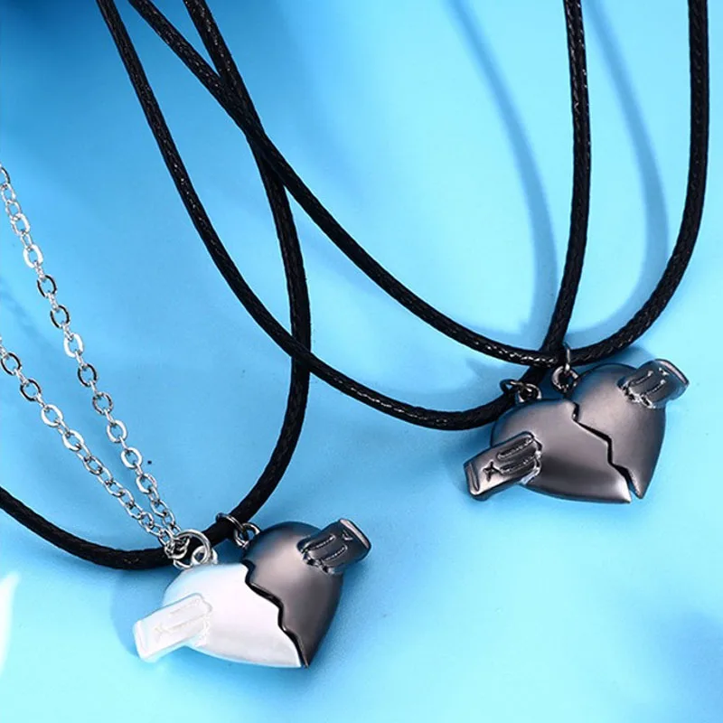 2Pcs Magnetic Couple Necklace Astronaut Lovers Heart Pendant Distance Faceted Charm Necklace For Women Men Jewelry Gift
2Pcs Magnetic Couple Necklace Astronaut Lovers Heart Pendant Distance Faceted Charm Necklace For Women Men Jewelry Gift