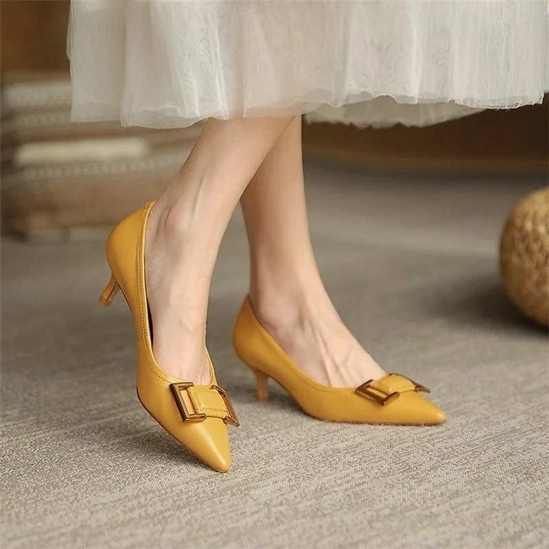 2021 Autumn Black Soft Leather Work Shoes Sexy Party Dress High Heels Female Stiletto Pointed Toe Design Mid-Heel Women Shoes
2021 Autumn Black Soft Leather Work Shoes Sexy Party Dress High Heels Female Stiletto Pointed Toe Design Mid-Heel Women Shoes