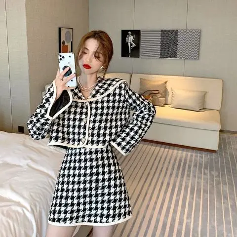New Woman Two 2 Piece Set Female Retro Houndstooth Mini-length Coat Ladies High Waist Skirt Two-piece Suits Basic Jackets Q220
New Woman Two 2 Piece Set Female Retro Houndstooth Mini-length Coat Ladies High Waist Skirt Two-piece Suits Basic Jackets Q220