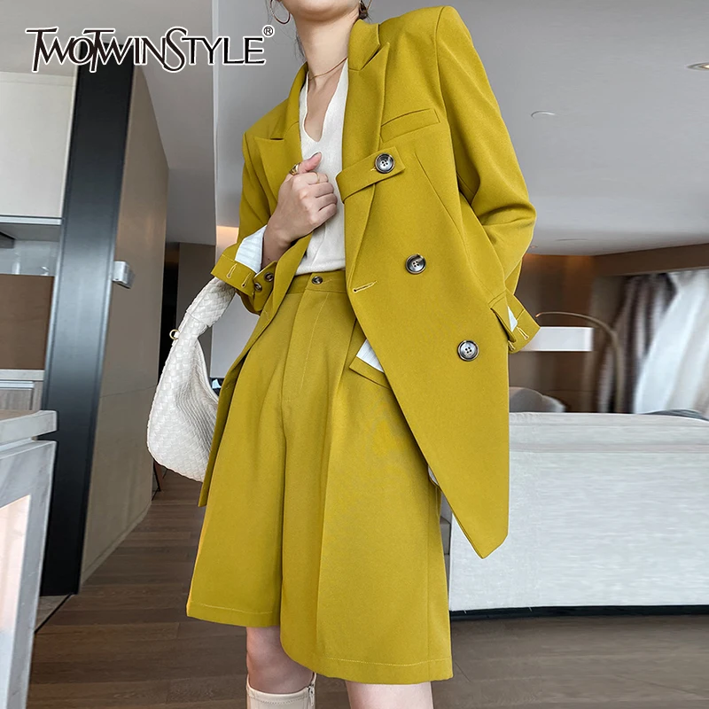 Женский костюм TWOTWINSTYLE, однотонный костюм из двух предметов, свободный пиджак с отложным воротником и длинными рукавами и брюки с высокой та... 
Женский костюм TWOTWINSTYLE, однотонный костюм из двух предметов, свободный пиджак с отложным воротником и длинными рукавами и брюки с высокой та...