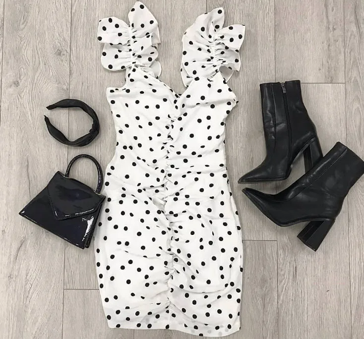 Beautiful Women Summer Dress Classic Polka Dots Design High Waist Sexy Skinny Women Dress Dating Wear Office Lady Dress
Beautiful Women Summer Dress Classic Polka Dots Design High Waist Sexy Skinny Women Dress Dating Wear Office Lady Dress