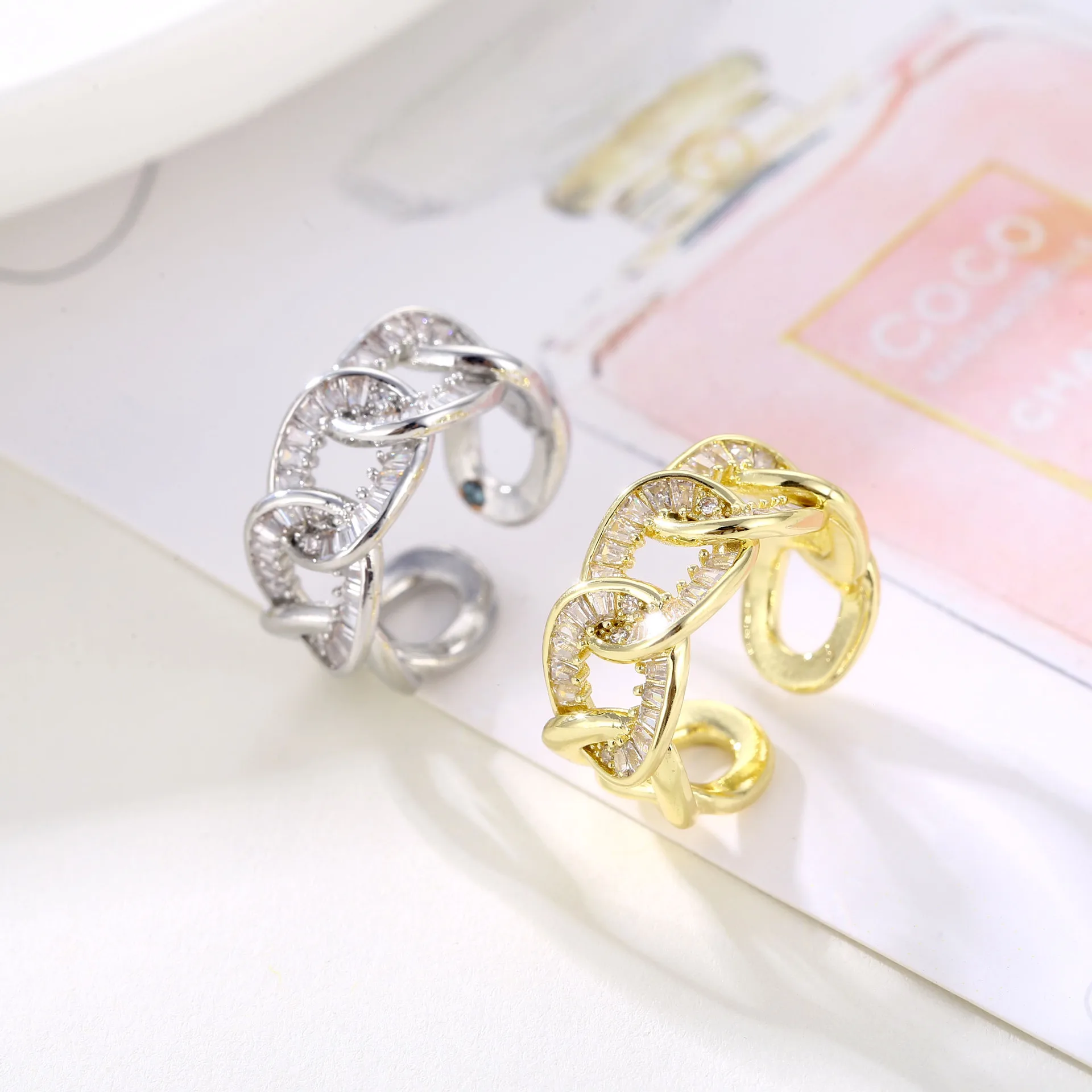 Trend Vintage White Crystal Irregular Gold Silver Color Opening Chains Rings for Women Luxury Jewelry Statement Rings Fine Gifts
Trend Vintage White Crystal Irregular Gold Silver Color Opening Chains Rings for Women Luxury Jewelry Statement Rings Fine Gifts