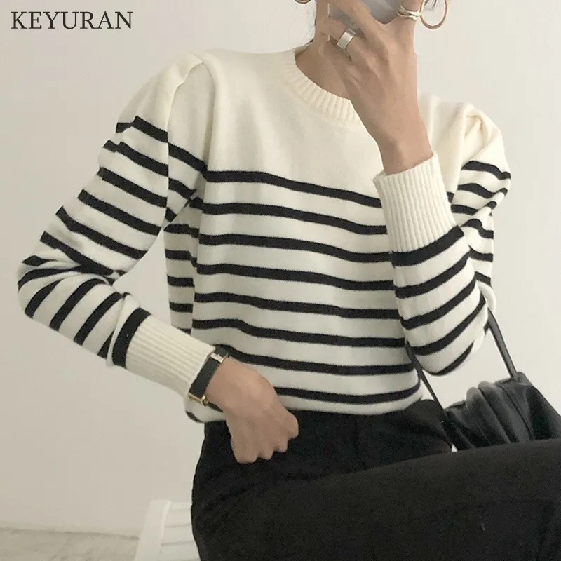 Knitted Women Sweater Pullover 2021 Fall New Fashion Street Elegant Warm Striped O-neck Loose Knitwear Jumpers Tops
Knitted Women Sweater Pullover 2021 Fall New Fashion Street Elegant Warm Striped O-neck Loose Knitwear Jumpers Tops