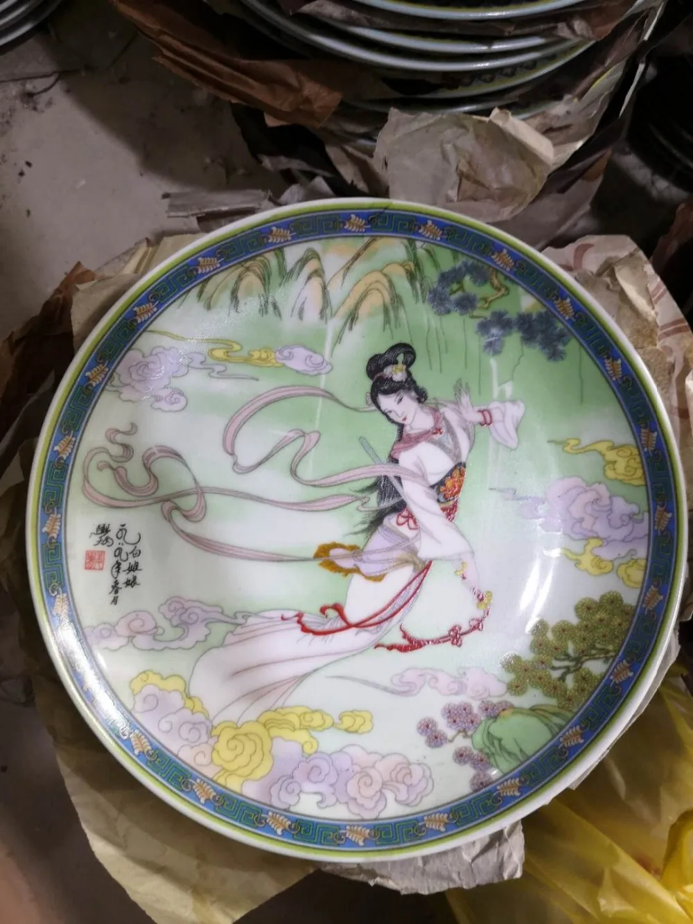 Pink West Lake Folk Tales white lady flat plate viewing plate classical home living room study wine cabinet decoration
Pink West Lake Folk Tales white lady flat plate viewing plate classical home living room study wine cabinet decoration