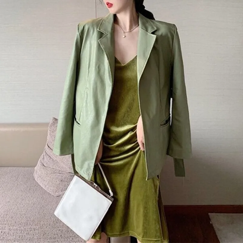 FMFSSOM New 2020 Autumn Women's Turn Down Collar Leather Jackets Outerwear Casual Pockets Lace Up Oversize Faux Leather Tops
FMFSSOM New 2020 Autumn Women's Turn Down Collar Leather Jackets Outerwear Casual Pockets Lace Up Oversize Faux Leather Tops