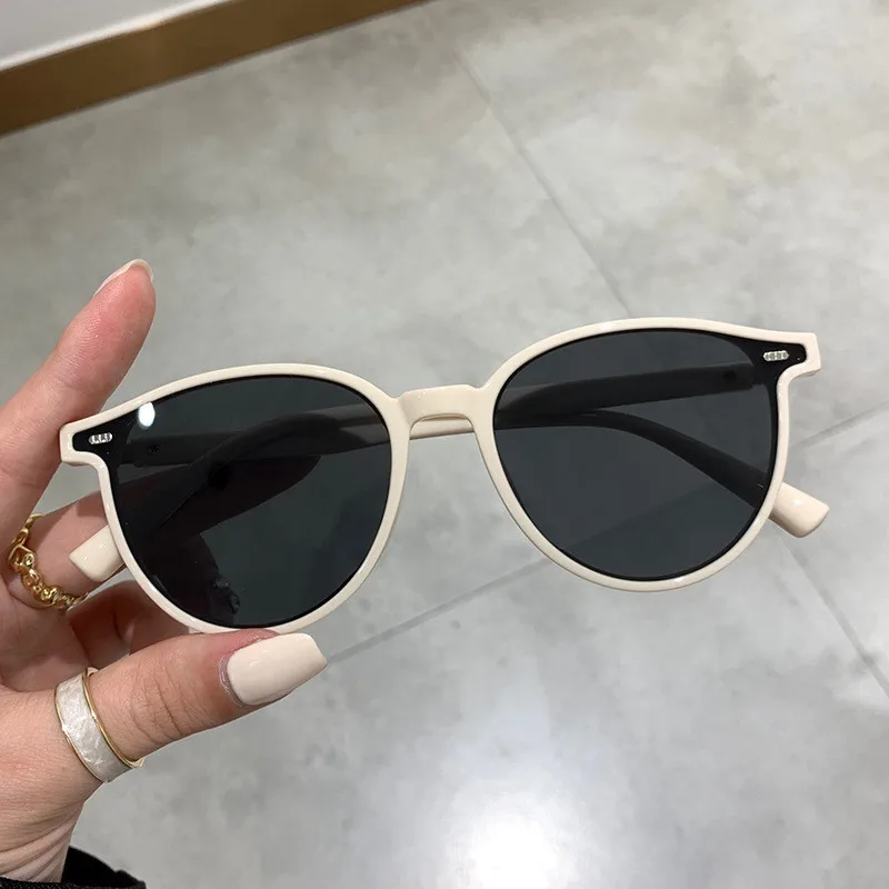 Fashion Round Designer Sunglasses For Women Leopard Print Sun Glasses Classic Vintage Luxury Brand Eyewear Elegant Trend Shades
Fashion Round Designer Sunglasses For Women Leopard Print Sun Glasses Classic Vintage Luxury Brand Eyewear Elegant Trend Shades