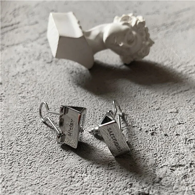 2021 Original Dovetail Clip Personality Earrings Trend Letter Titanium Steel Non-Fading Ins Dark Wind Earrings Cool
2021 Original Dovetail Clip Personality Earrings Trend Letter Titanium Steel Non-Fading Ins Dark Wind Earrings Cool