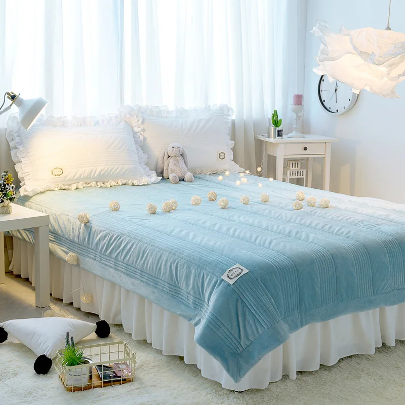 2019 new products Thickened warm fleece fabric Bedspread Fitted Sheet Pillowcases 2/3 pcs Pleated lace Luxury Bedding.
2019 new products Thickened warm fleece fabric Bedspread Fitted Sheet Pillowcases 2/3 pcs Pleated lace Luxury Bedding.