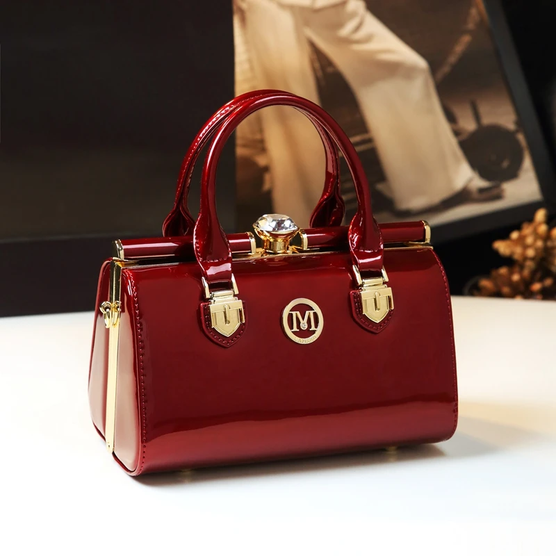 Luxury Fashion Leather Women Handbag Female Cowhide Rhinestone Evening Tote Bag Ladies New Small Party Shoulder Messenger Bags
Luxury Fashion Leather Women Handbag Female Cowhide Rhinestone Evening Tote Bag Ladies New Small Party Shoulder Messenger Bags