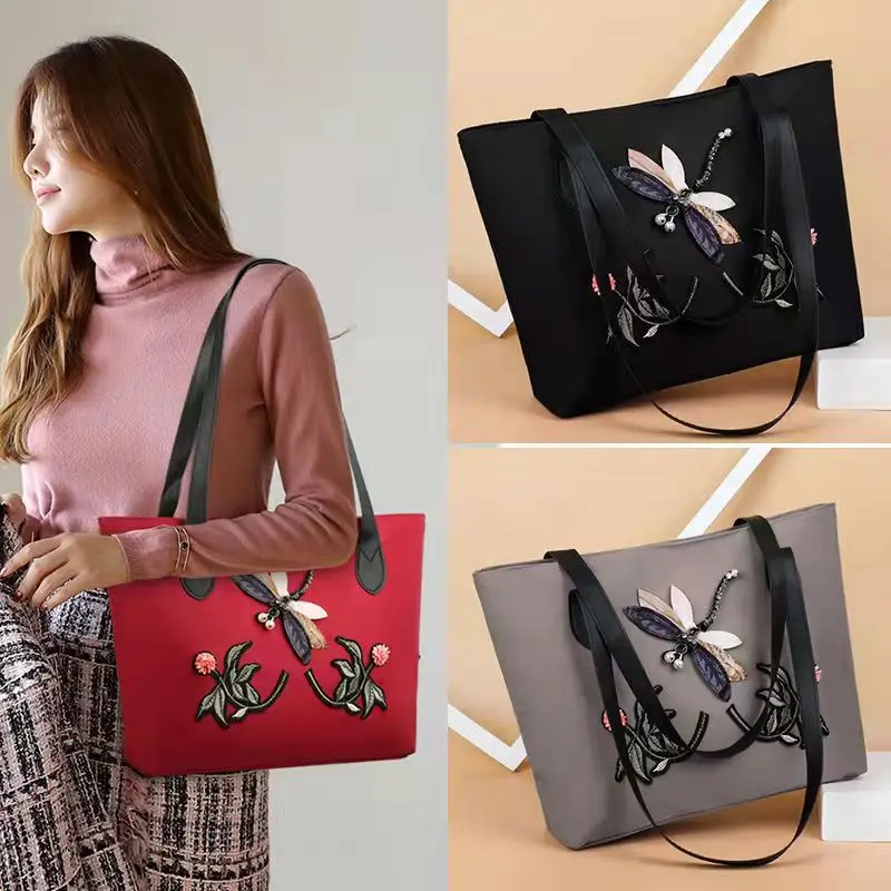 2021 New Ethnic Style Dragonfly Embroidery One-Shoulder All-Match Fashionable Female Bag Simple And Lightweight Waterproof Bag
2021 New Ethnic Style Dragonfly Embroidery One-Shoulder All-Match Fashionable Female Bag Simple And Lightweight Waterproof Bag