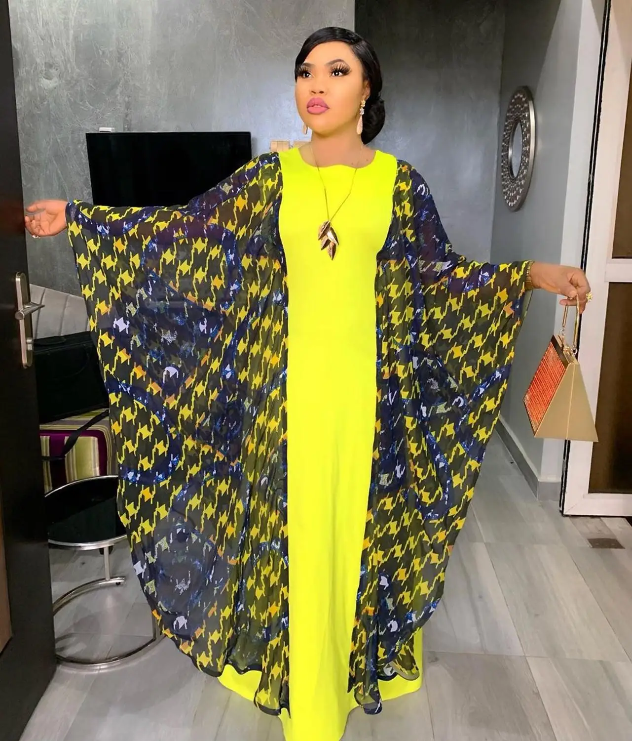 African Dashiki women's Classic design printing chiffon fabric bust 190cm free size and Inside two-piece set loose long dress
African Dashiki women's Classic design printing chiffon fabric bust 190cm free size and Inside two-piece set loose long dress
