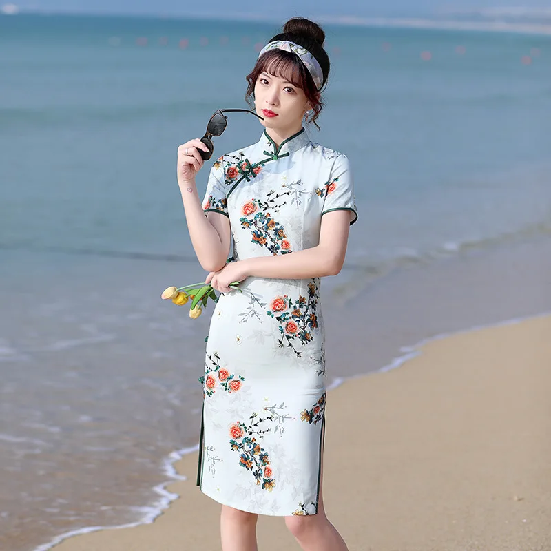 Summer Flower Printed Satin Daily Cheongsam Traditional Chinese Women Short Sleeve Mandarin Collar Dress Qipao
Summer Flower Printed Satin Daily Cheongsam Traditional Chinese Women Short Sleeve Mandarin Collar Dress Qipao
