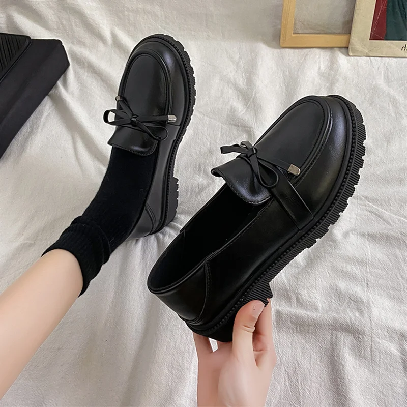 2021 new literary small leather shoes bow college style all-match female leather shoes retro British leather shoes
2021 new literary small leather shoes bow college style all-match female leather shoes retro British leather shoes