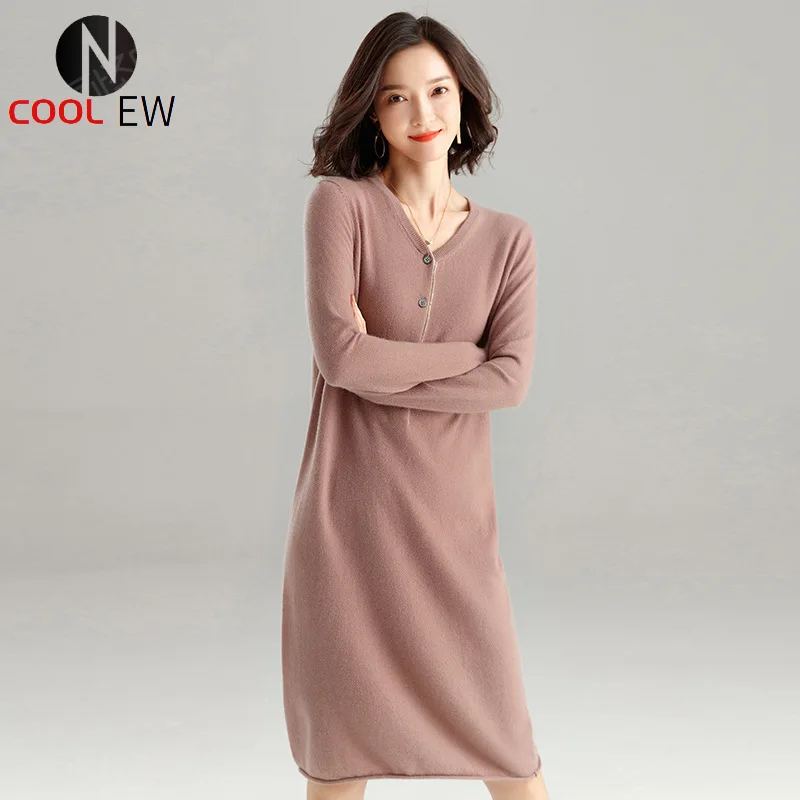 V-neck knit Autumn and winter new cashmere sweater women loose lazy sweater skirt long knitted over-the-knee dress
V-neck knit Autumn and winter new cashmere sweater women loose lazy sweater skirt long knitted over-the-knee dress