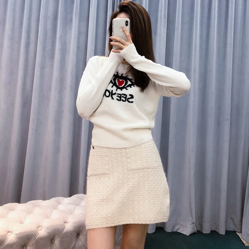 Women's 2021 Early Autumn New D Home Love Eyes Letter Jacquard Short Sweater Knit Sweater Women's Round Neck Bottoming Shirt
Women's 2021 Early Autumn New D Home Love Eyes Letter Jacquard Short Sweater Knit Sweater Women's Round Neck Bottoming Shirt