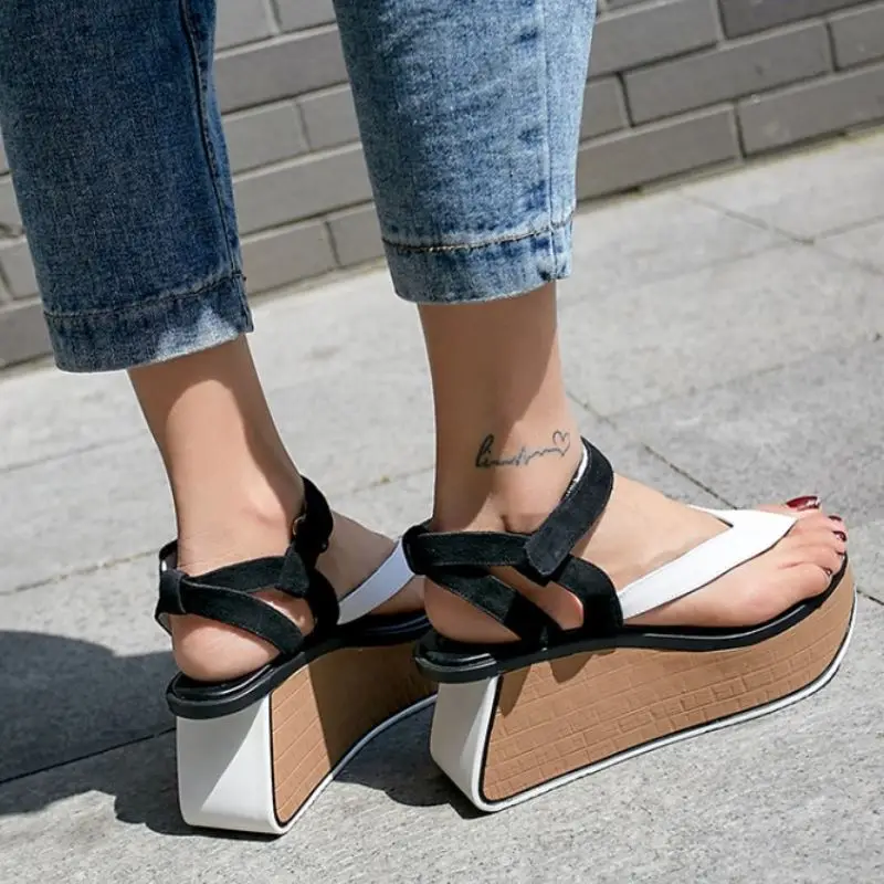 KemeKiss New Cool Women Sandals Real Leather Mix Color High Platform Shoes For Women Fashion Sandals Women Footwear Size 34-39
KemeKiss New Cool Women Sandals Real Leather Mix Color High Platform Shoes For Women Fashion Sandals Women Footwear Size 34-39