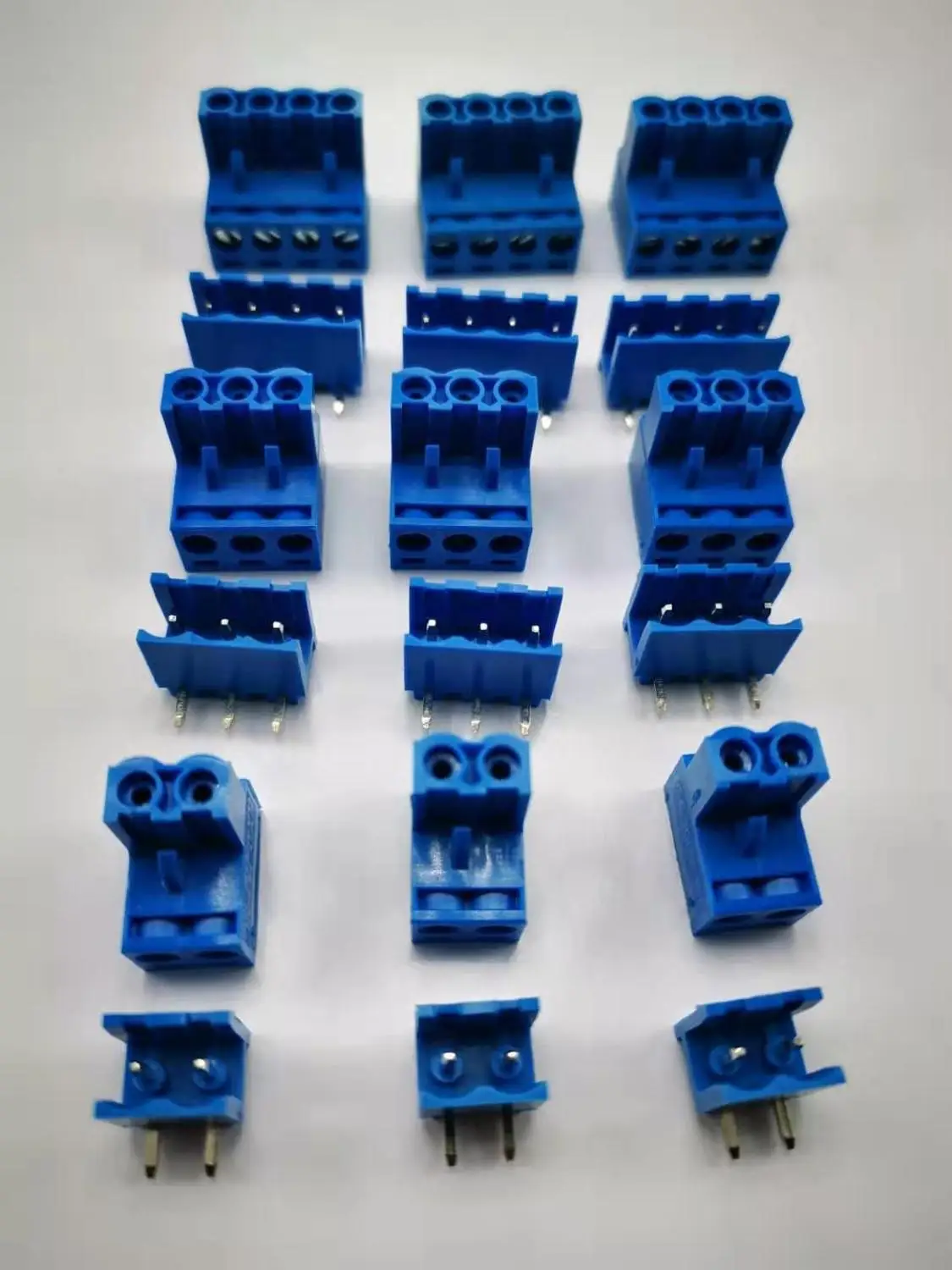 blue plug type terminal distance 5.08mm bent pin male and female 2p-10p pcb terminal
blue plug type terminal distance 5.08mm bent pin male and female 2p-10p pcb terminal