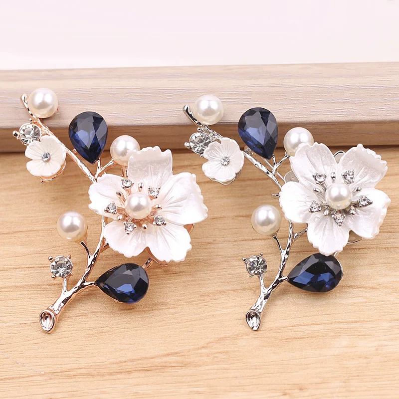 Fashion Elegant Crystal Plum Brooch Carved Natural Shells Broches Scarf Clip Clothing Pin Accessories Jewelry Gifts for Women
Fashion Elegant Crystal Plum Brooch Carved Natural Shells Broches Scarf Clip Clothing Pin Accessories Jewelry Gifts for Women