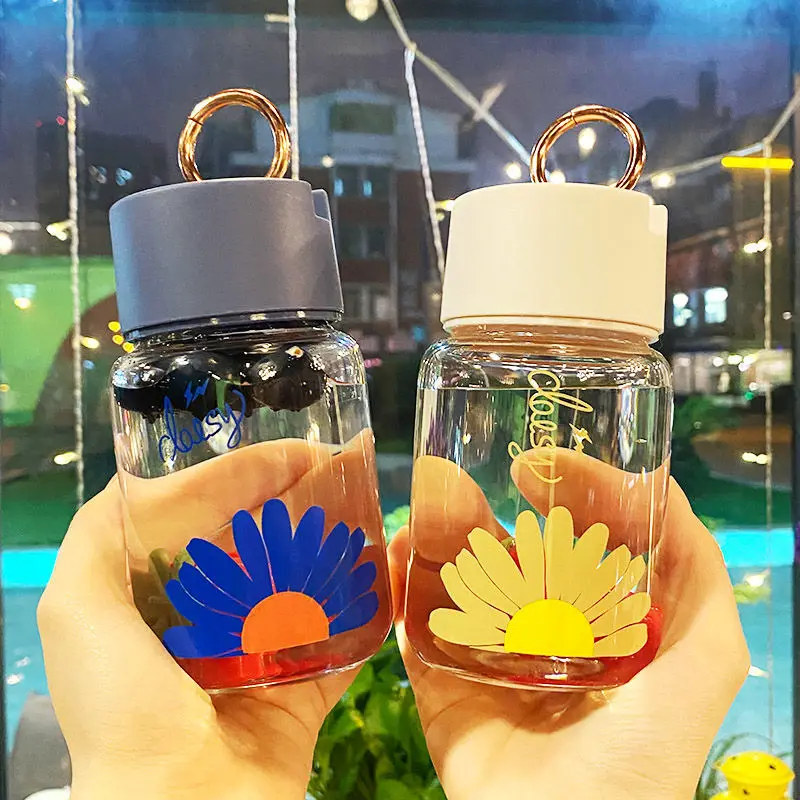 New handy glass glass female portable handle mini water cup student female fresh heat resistant glass water cup
New handy glass glass female portable handle mini water cup student female fresh heat resistant glass water cup