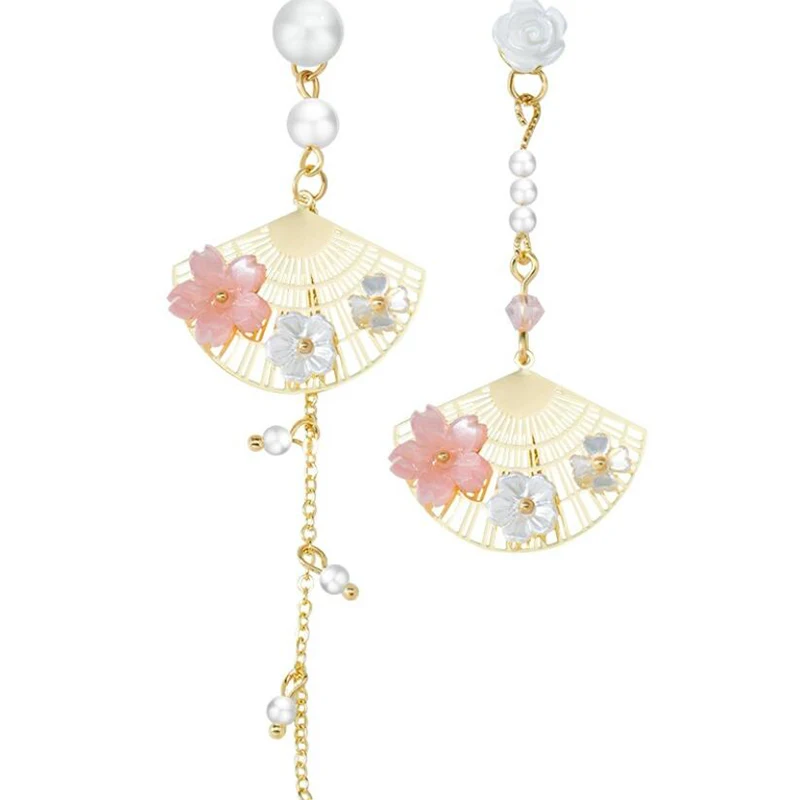 Sweet fan pendant earrings Women's earrings shell flower pearl earrings fan-shaped asymmetrical vintage earrings sakura earrings
Sweet fan pendant earrings Women's earrings shell flower pearl earrings fan-shaped asymmetrical vintage earrings sakura earrings