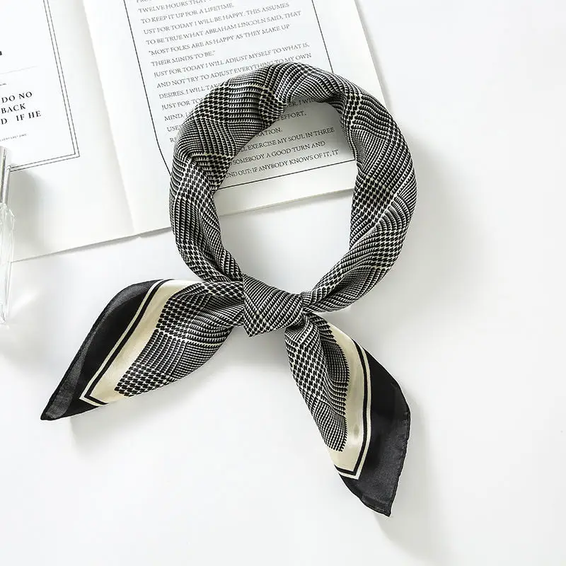 Aurdolf 2020 new scarf women silk square foulard lady's neck hair Scarf design printed plaid kerchief fashion girl hair scarves
Aurdolf 2020 new scarf women silk square foulard lady's neck hair Scarf design printed plaid kerchief fashion girl hair scarves