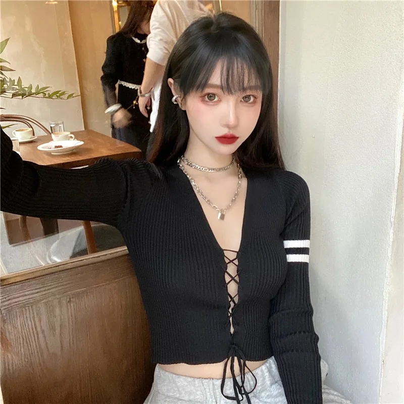 Sexy Style Bandage Hollow Out Striped V-Neck Skinny Long Sleeve Crop Top T Shirt for Women Ins Aesthetic Clothes Autumn New
Sexy Style Bandage Hollow Out Striped V-Neck Skinny Long Sleeve Crop Top T Shirt for Women Ins Aesthetic Clothes Autumn New