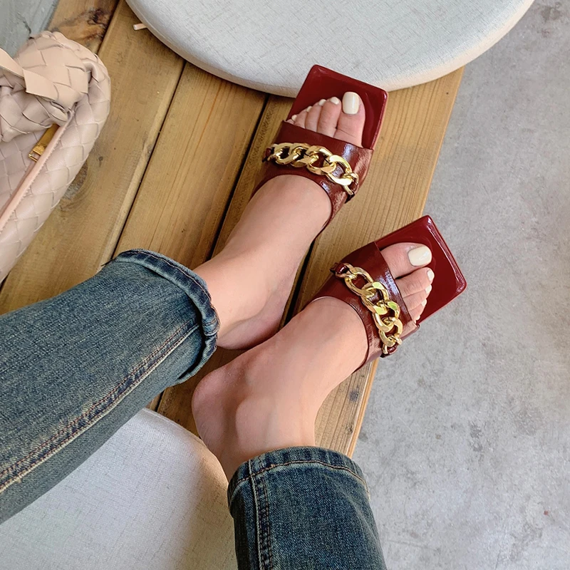Metal Decoration Women Slippers 2021 Summer high Heels Sandals For Women Genuine Leather Basic Casual Shoes Woman
Metal Decoration Women Slippers 2021 Summer high Heels Sandals For Women Genuine Leather Basic Casual Shoes Woman
