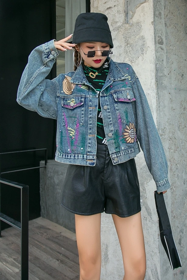 Thailand tide brand cartoon printing hand-painted cartoon graffiti short denim jacket female age reduction loose top autumn
Thailand tide brand cartoon printing hand-painted cartoon graffiti short denim jacket female age reduction loose top autumn