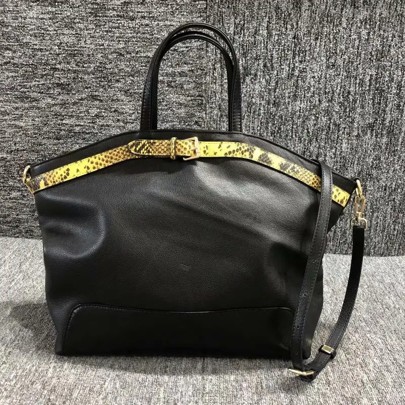 Soft Full Grain Leather Bags Women Large Capacity Top Handle Contrast Large Tote Travel Crossbody Sleek Casual Shoulder Bag
Soft Full Grain Leather Bags Women Large Capacity Top Handle Contrast Large Tote Travel Crossbody Sleek Casual Shoulder Bag