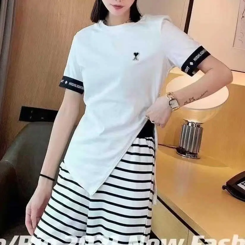 Irregular T-shirt women's summer clothes European goods 2021 fashionable foreign style versatile inclined zipper split short sle 
Irregular T-shirt women's summer clothes European goods 2021 fashionable foreign style versatile inclined zipper split short sle